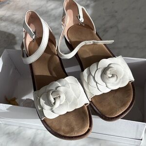 Chic White Floral Kids Sandals
